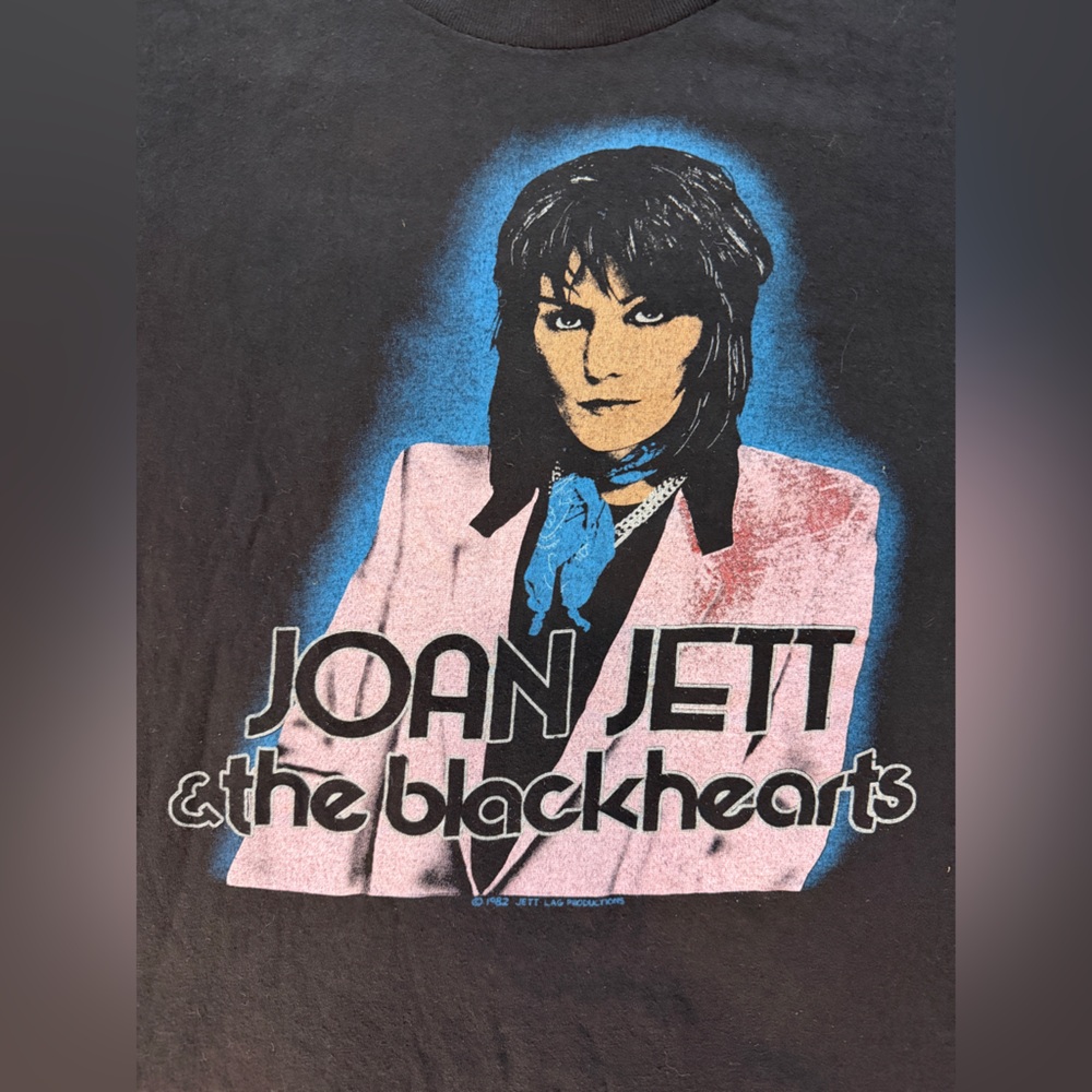 Joan Jett & The Blackhearts Vintage Band Concert Tshirt 1982 I Love Rock & Roll - Picture 9 of 11